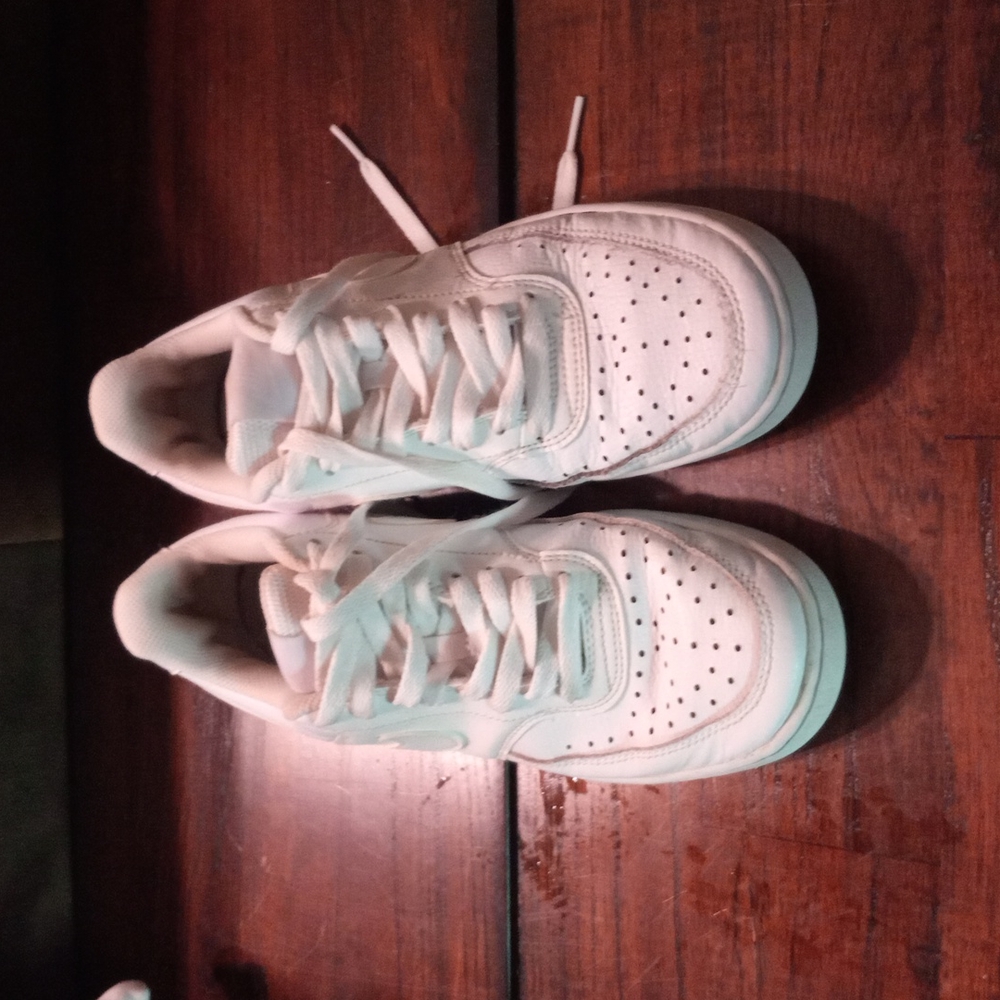 Nike Court vision size 8
